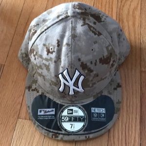 NWT New York NY Yankees camo hat